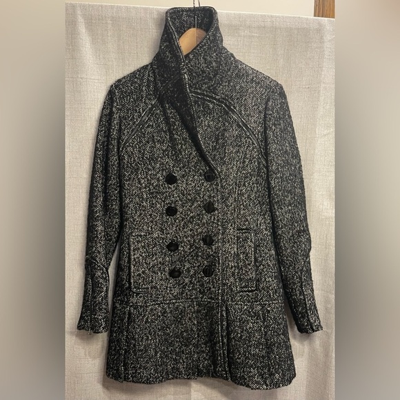 GUESS grey & black wool coat w/faux leather, zipper, and ruffle details. XS - Picture 5 of 15